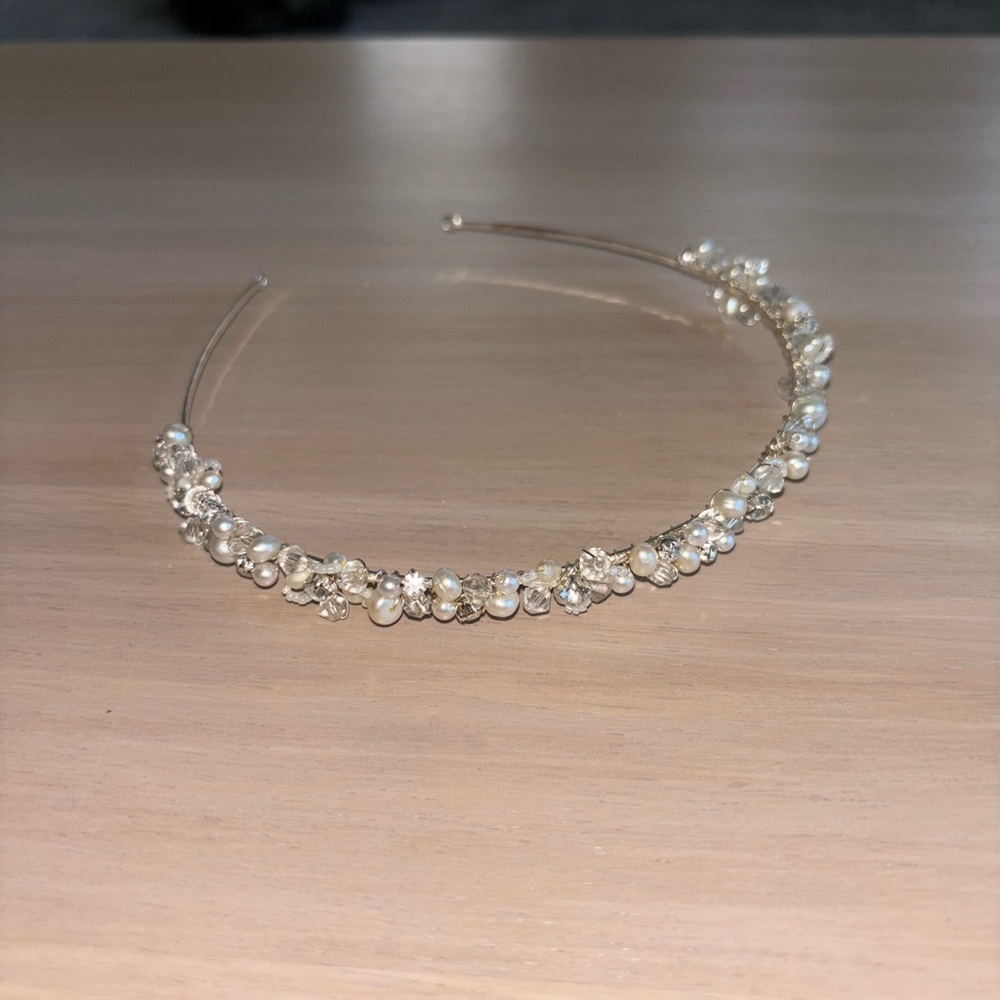 Elegant Bridal Pearl and Crystal hair piece